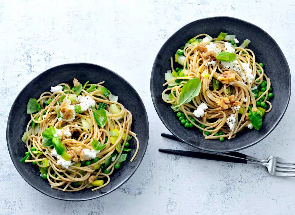 Volkorenpasta met kalkoen en groene groenten