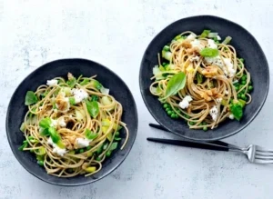 Volkorenpasta met kalkoen en groene groenten