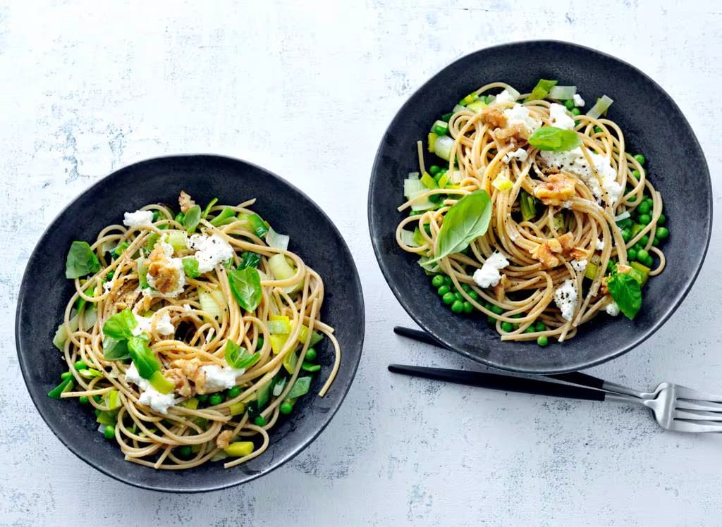 Volkorenpasta met kalkoen en groene groenten